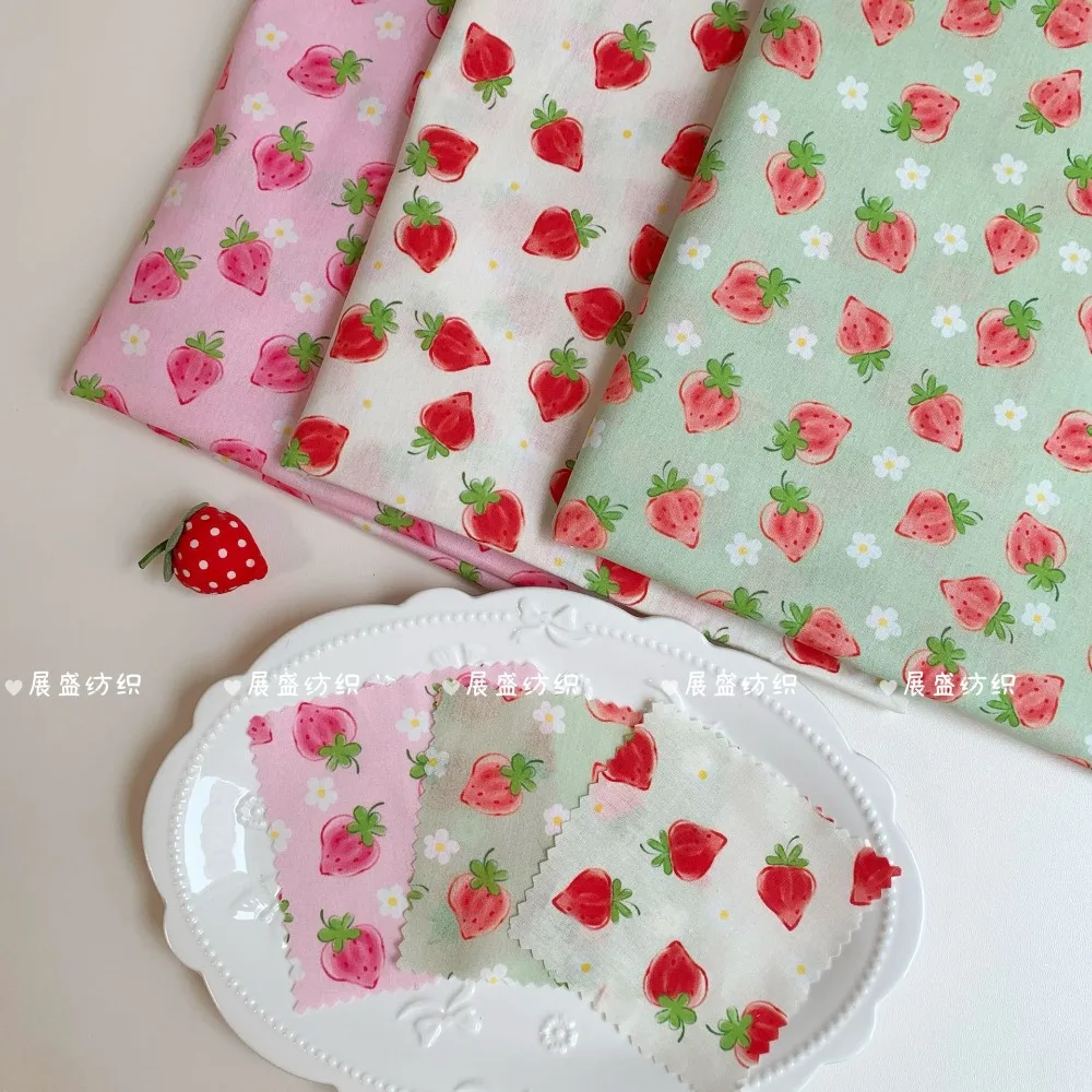 145x50cm 100% Baumwolle 40s Bedruckter Stoff im Ins-Stil mit süßen Erdbeer-Motiven für DIY-Haargummis, Taschen, Hemden, Kleidungsstücke und Bastelarbeiten – Detail 1