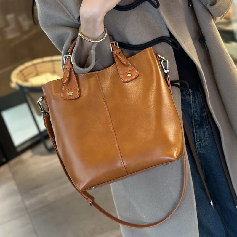 100% Genuine Leather Women Handbag 2025 Fashion Cowhide Crossbody Bag Commuter Handbag Bucket Bag shopping gift bag for women