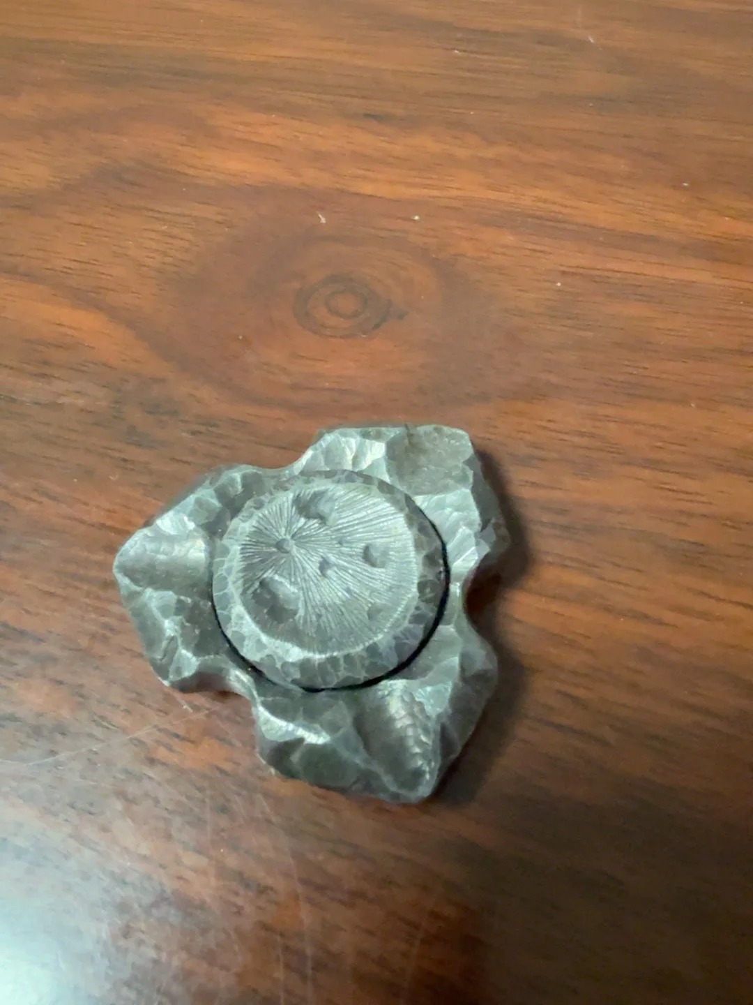 Used YHedc Wuying Valkyrie Stainless Steel Moon Surface Stone Pattern Carving Gyro