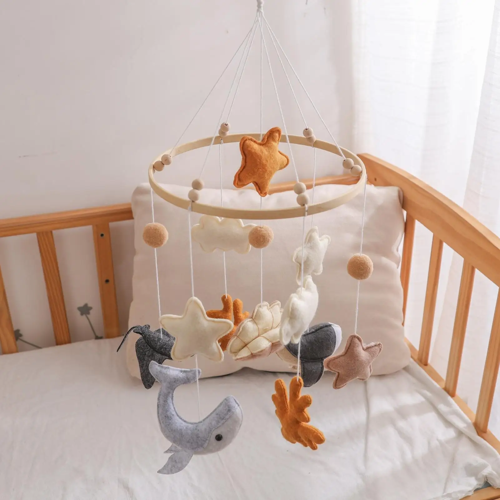 Móvil de bebé para cuna, juguetes móviles de dibujos animados de fieltro para bebé, decoración de animales marinos colgable para Moisés, cama de guardería, campana para niños y niñas