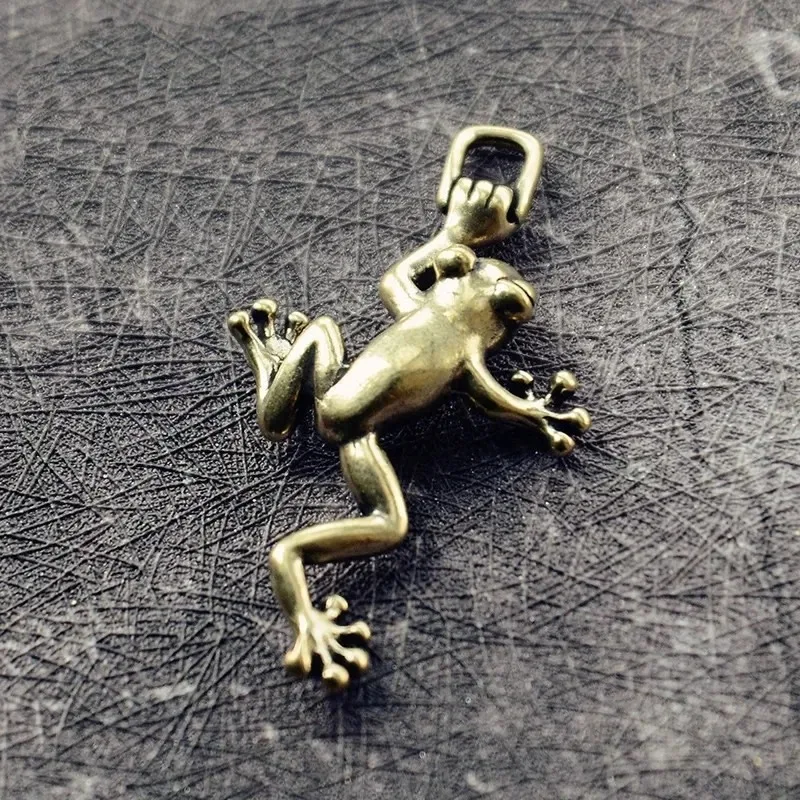 Mini Cute Brass Climbing Frog Statue Vintage Metal Charms DIY Keychain Necklace Bag Pendant Home Decor Ornament Accessories