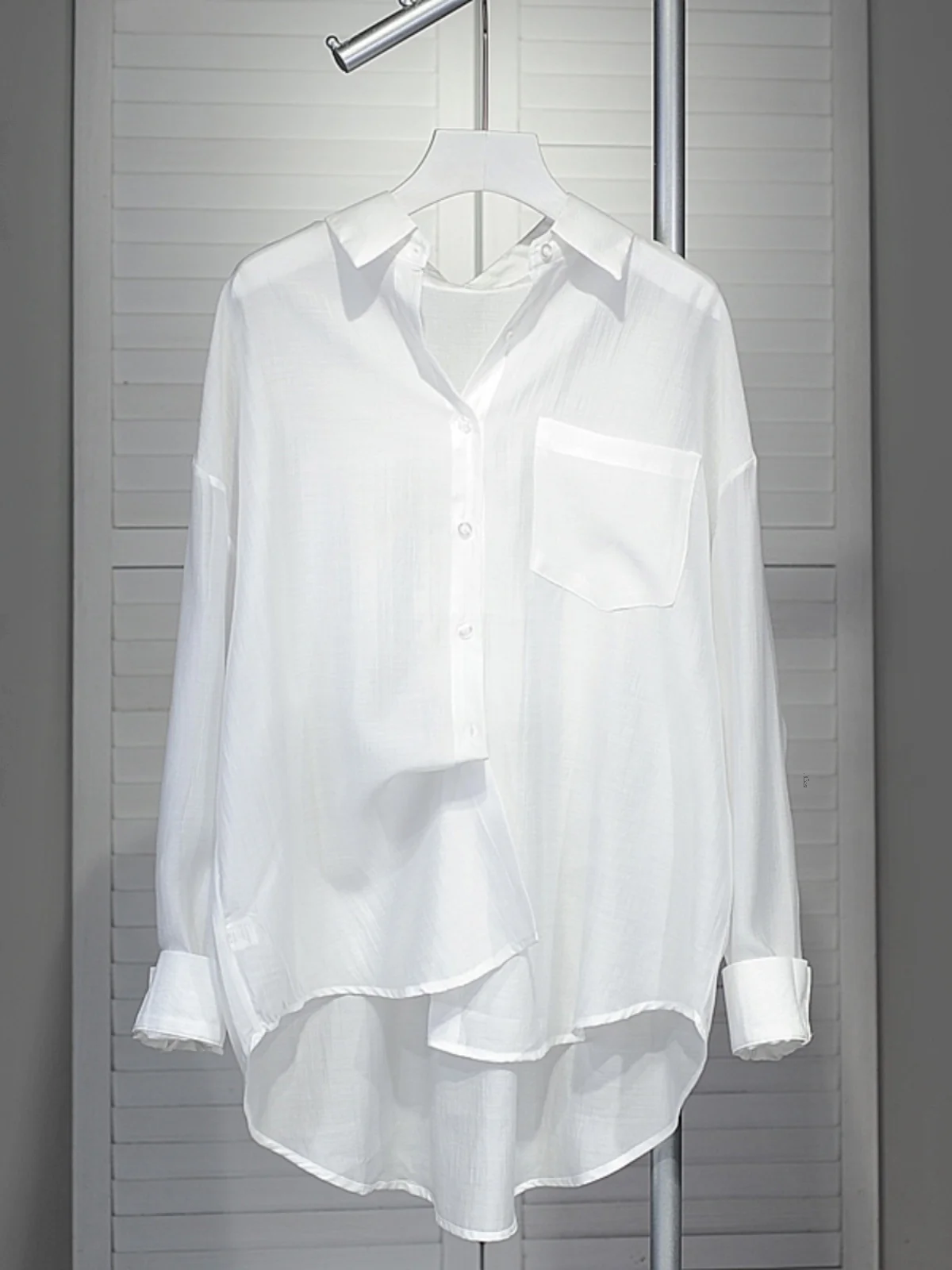 

Summer New Women's Loose Thin Silk Sunscreen irt Ice Silk Drapey Long Sve Casual Sle High Waist Button Design Pure Color