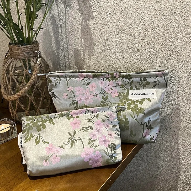 Flower large-capacity cosmetic bag, long clutch bag, storage,portable makeup, ID, toilet, liner bag.