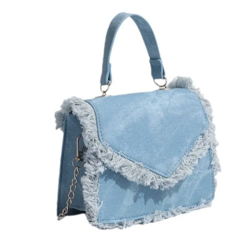 

2025 new high-value Korean version of the one-shoulder crossbody bag lightweight fashion out light luxury chain bag cute carry