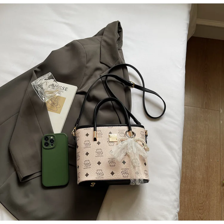 

Модная сумка-ведро, новинка 2024 года для женщин, легкая сумка-тоут с принтом, модная сумка через плечо с регулируемым ремешком для поездок на работу