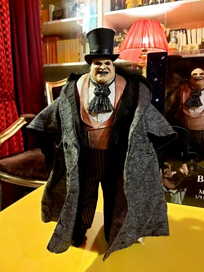 In Stock NECA Original Batman Returns Mayoral Penguin Devito Action Figure 1/4 Scale  A Great Gift From A Collector