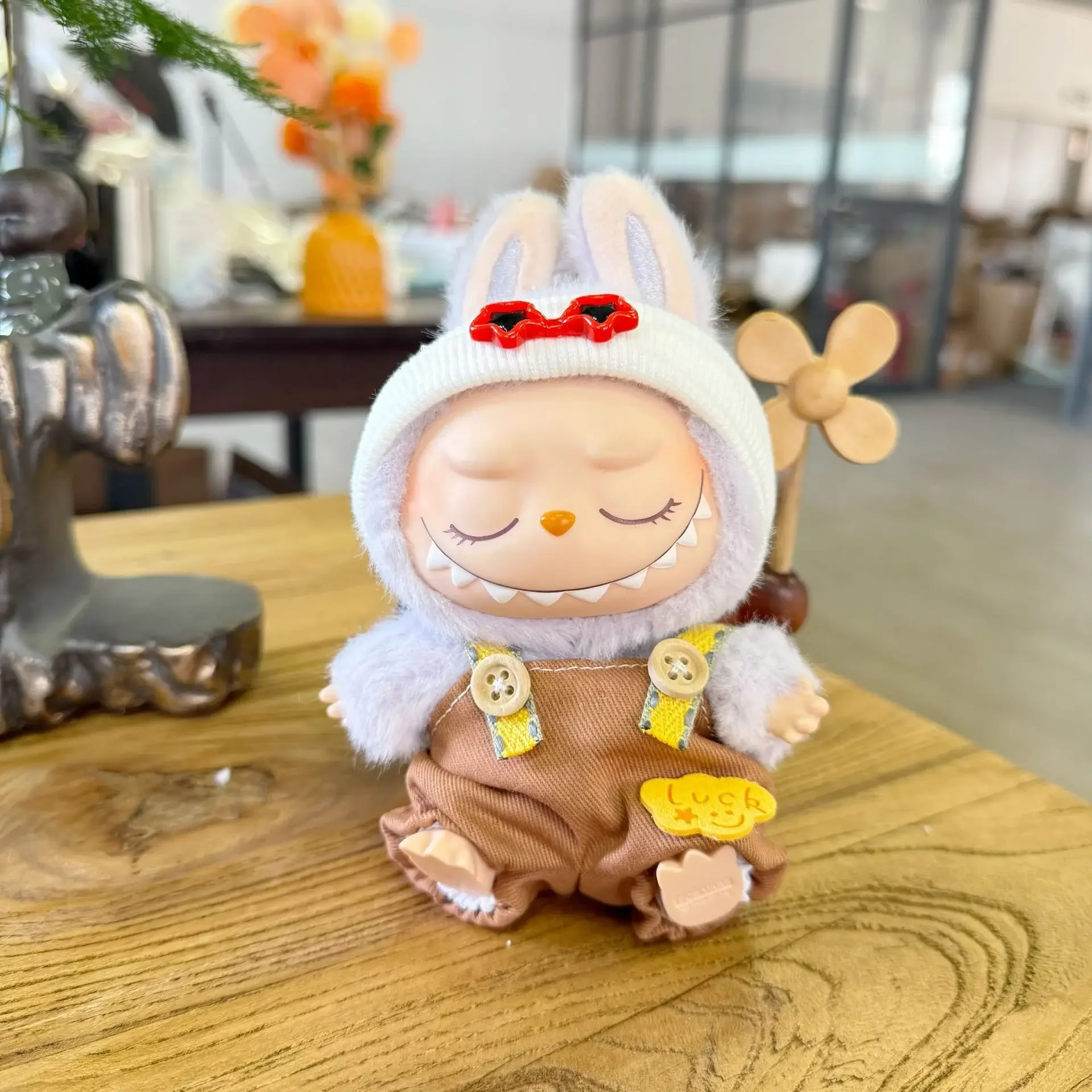 

For 17CM Labubu Poppenkleertjes Overalls Hoed Star Eye Set Outfit Accessoires Klassieke Jurk Cute Set Kleding Meisje Kid Gift