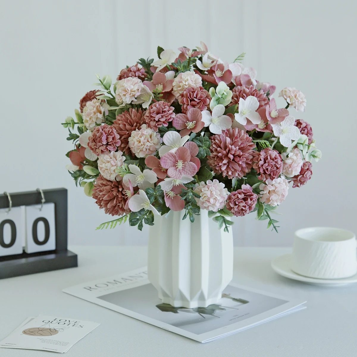 1pcs Simulated chrysanthemum and hydrangea flowers for indoor home and outdoor garden decoration in spring, summer, and autumn