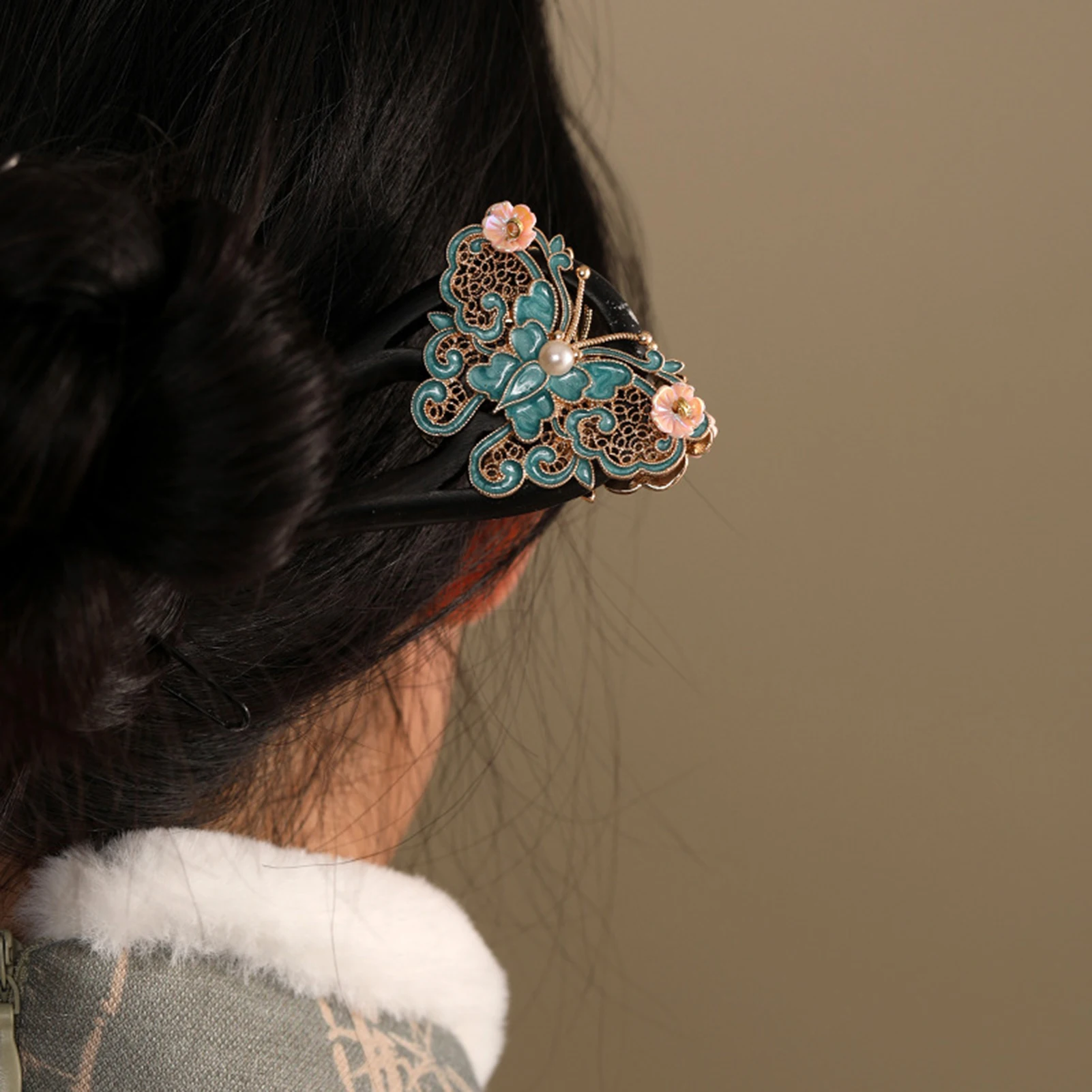 دبوس شعر على شكل حرف U على الطراز الصيني للنساء أنيق عتيق من خشب الصندل على شكل فراشة شرابة دبوس شعر خشبي فاخر خفيف #1