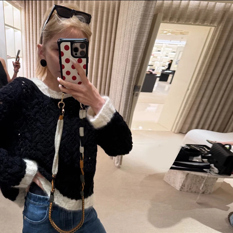 

Retro Sle Hollow out Knitted Woolen Sweater Women's Loose Fit Overhead Color Blo Design Autumn Winter Collection Item