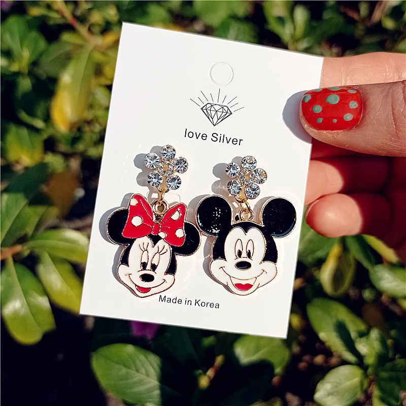 Disney Mickey Minnie Mouse orecchini Stitch Jewelry Cartoon orecchini asimmetrici a forma di cuore orecchini con ciondoli accessori per gioielli