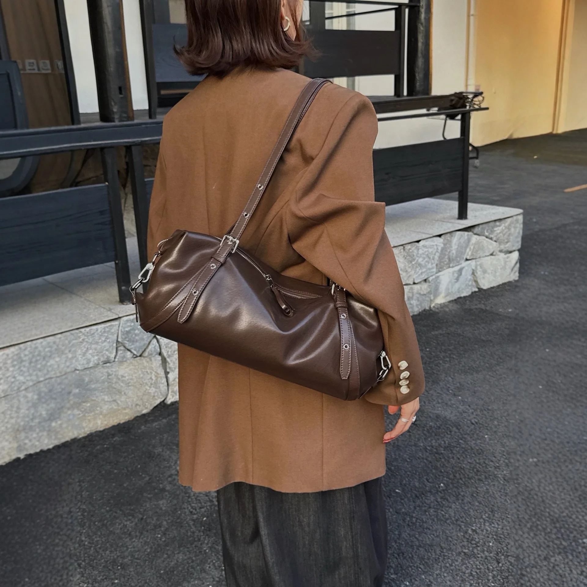 2026 Retro genuine Leather Underarm Bag Large Capacity Soft Shoulder Crossbody Tote for Women Daily Commute Luxury Designer Y2k