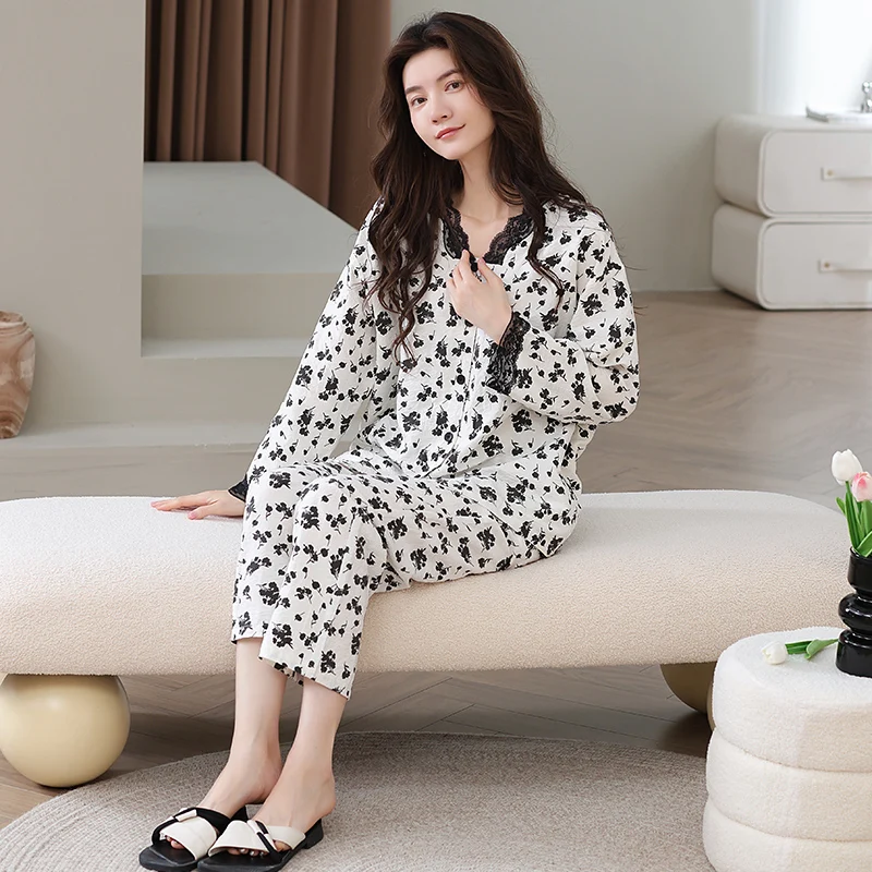 

Пижамные комплекты для пар: женские, из модала, оверсайз, повседневные, современные, эластичные, мягкие, с круглым вырезом, с коротким рукавом, шорты, весна, белые, 2026