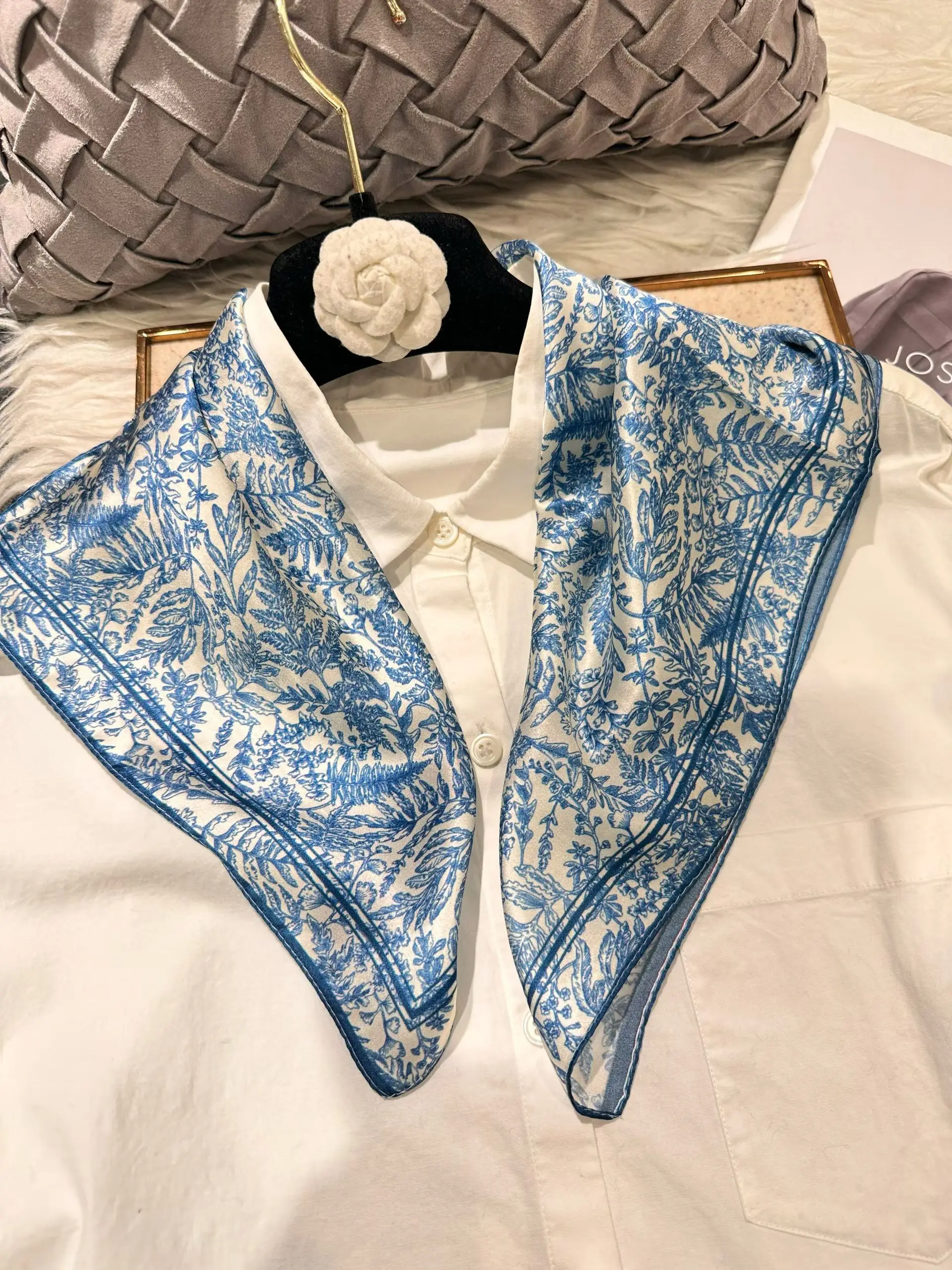 [BYSIFA] Black Gold Small Square Scarves Printed Women Fashion Luxury 100% Natural Silk Scarf Elegant Ladies Neck Scarf 53*53