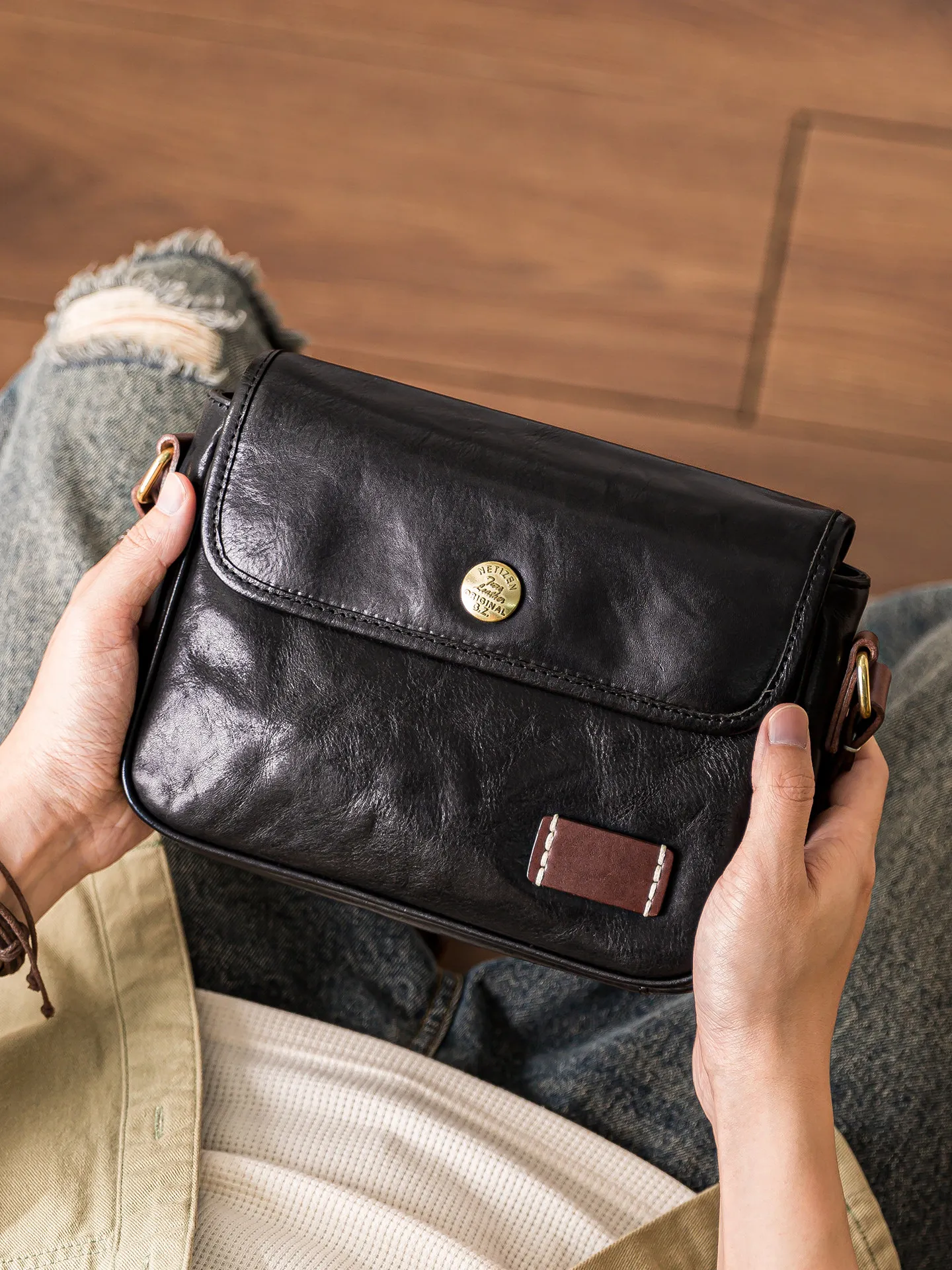 PNDME casual high-quality first layer cowhide men's messenger bag outdoor travel luxury handmade genuine leather shoulder bag