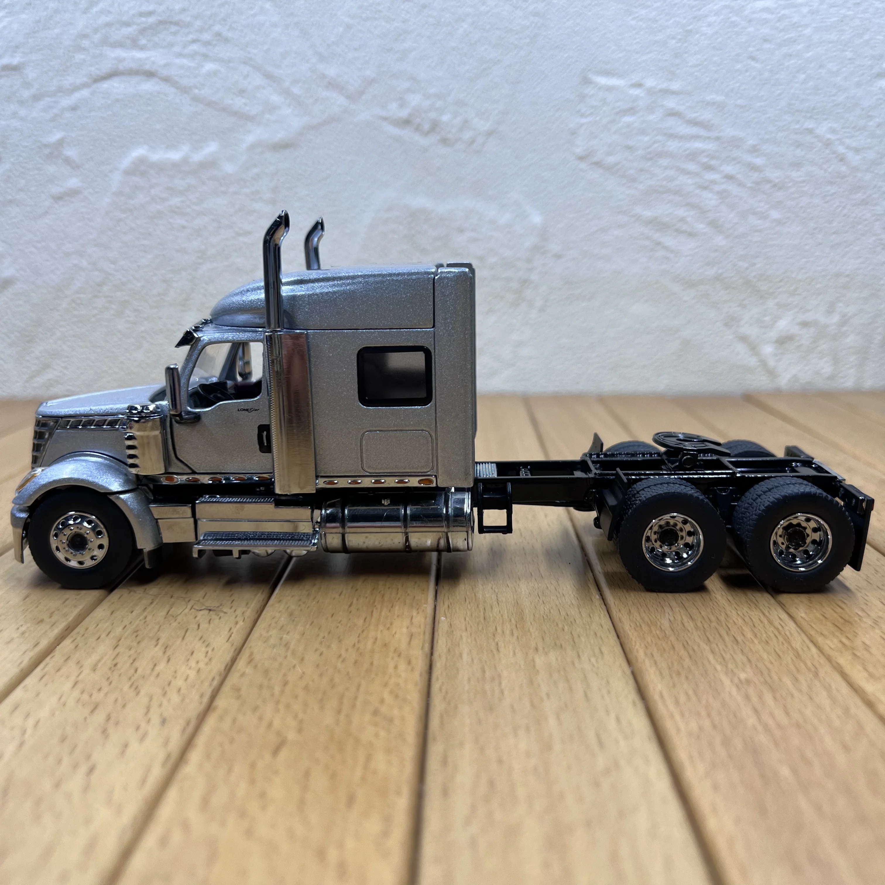 Diecast in scala 1:50 World Lone Star Truck Tractor Modello di auto in lega Giocattolo da collezione Regalo Souvenir Display Ornament