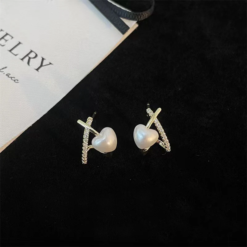 Round Heart Imitation Pearl Stud Earrings for Women Golden Color Metal Crystal Twist X Shape Earrings Geometric Party Jewelry