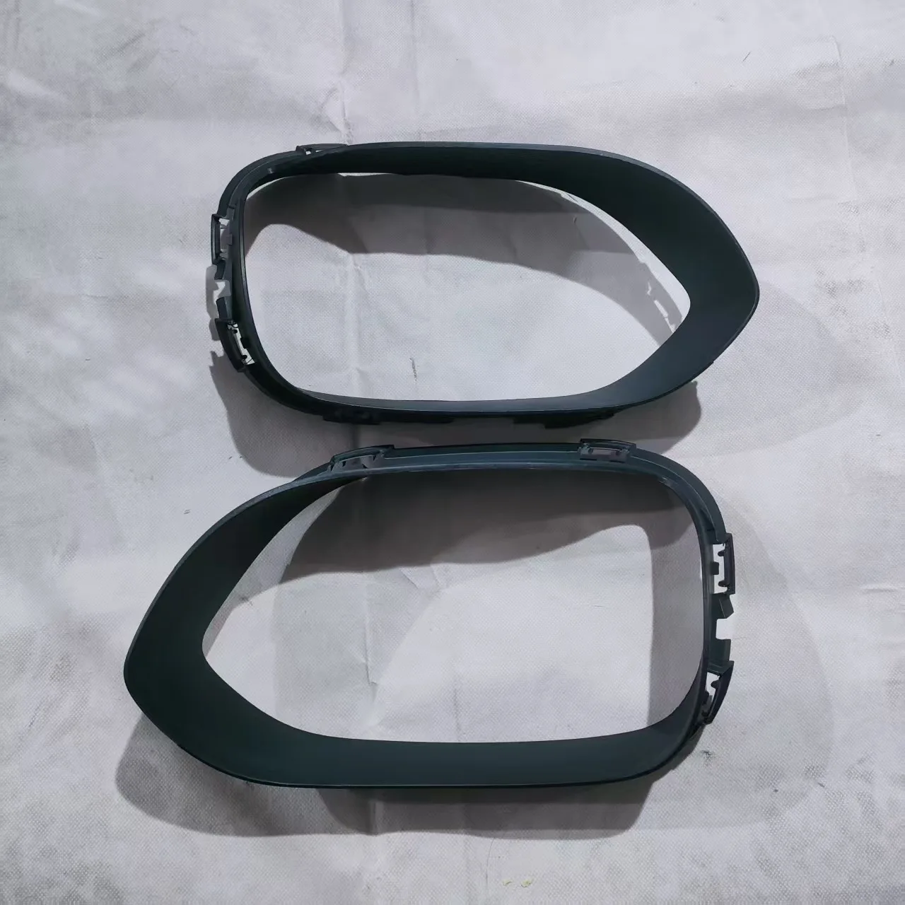 

Exhaust Plate for Porsche Cayenne 2015