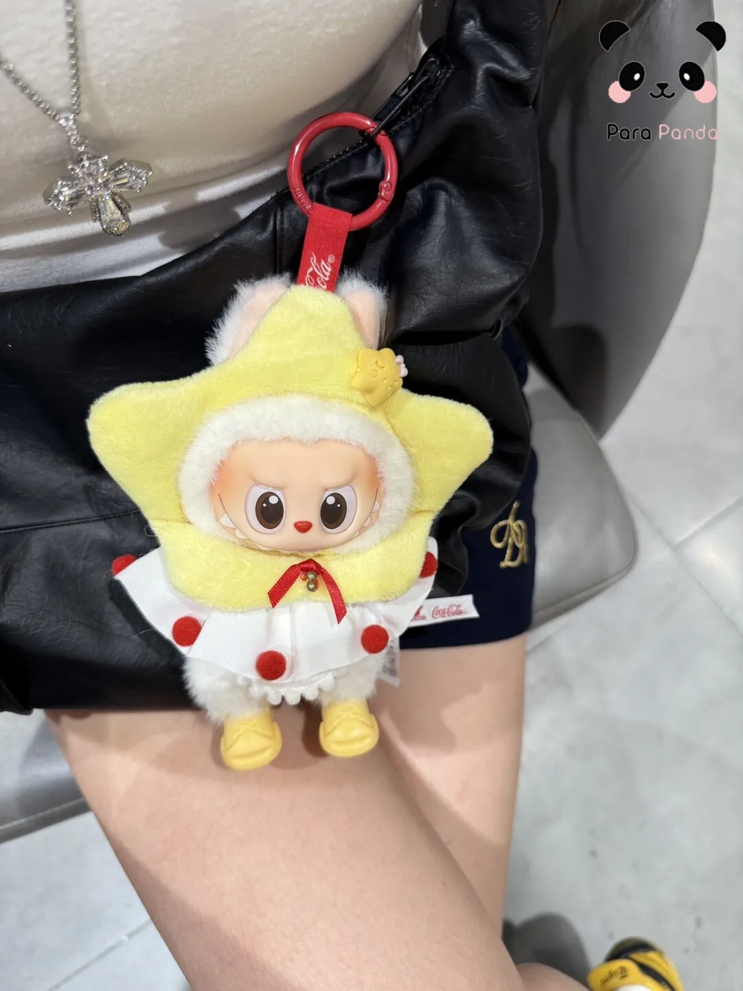 ชุดเสื้อผ้ารองเท้าตุ๊กตา Labubu ขนาด 17 ซม. ชุดน่ารักสำหรับรุ่น V1/2/3 แบบนั่ง รุ่นมาการอง บิ๊กอินทูอิน โคคา-โคล่า