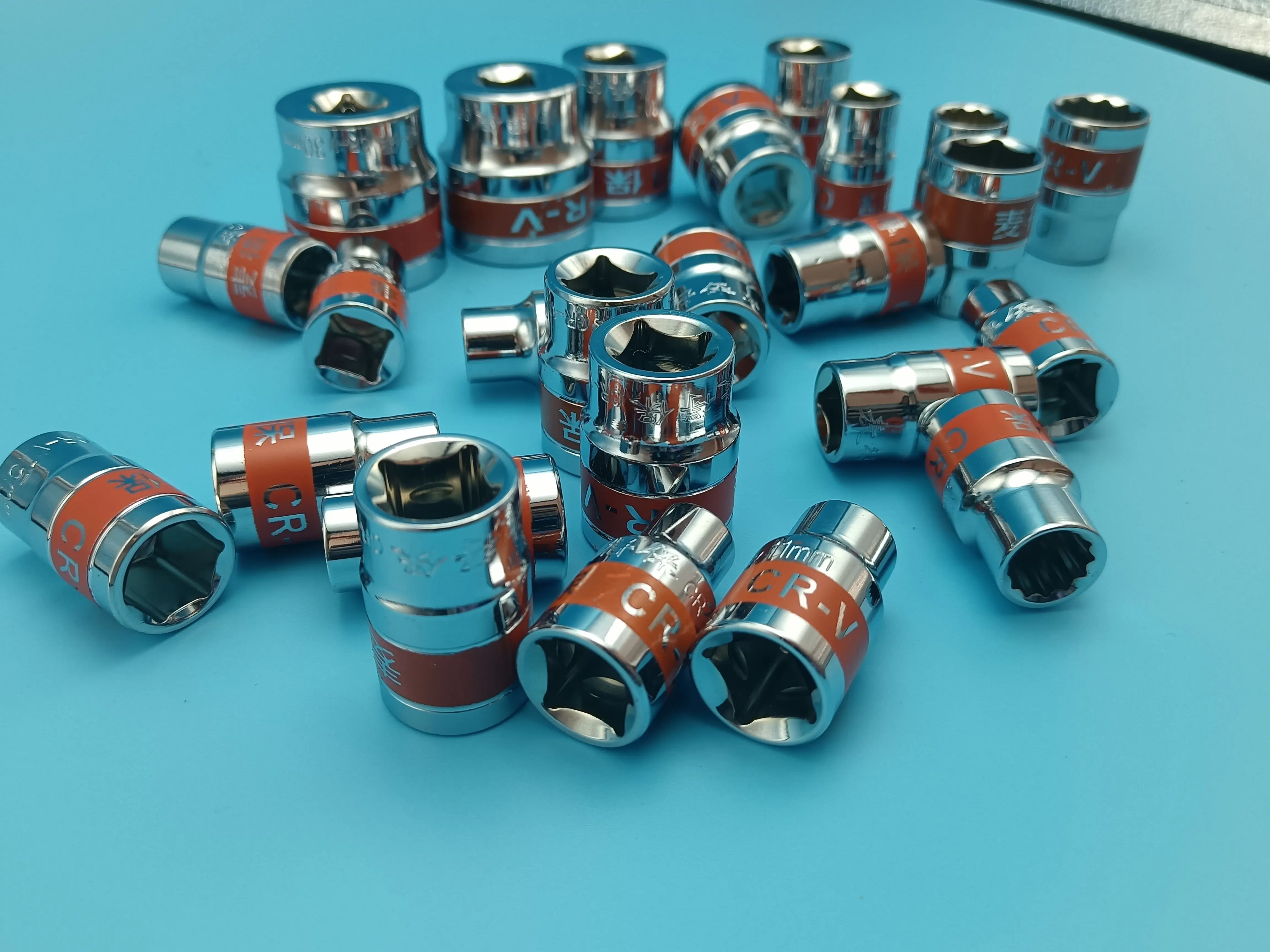 32 Pc Factory Price Heavy Duty Standard Edition Hand Tools Piece Car Repair Tools Kit Socket Wrench Set With Box Set