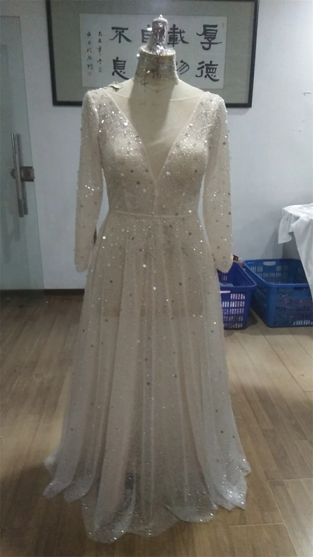 Customized Sexy Illusion Wedding Dress A-Line V-Neck Sleeves Wedding Dresses Backless Beach Bridal Gowns Sequined Beading Beach