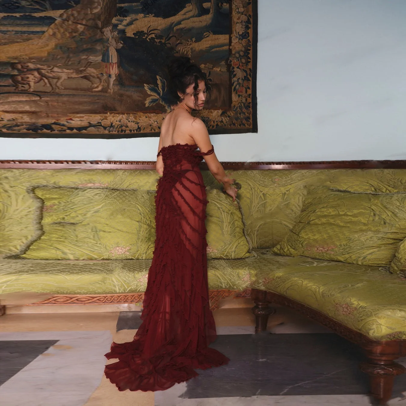 Nuevos bonitos vestidos de graduación Borgoña hechos a mano para mujer vestido largo de sirena para desfile de noche hecho a medida transparente vestido de fiesta Sexy dividido