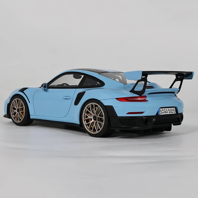 GT Spirit 1:18 GT2 RS modello di auto in resina CLDC027