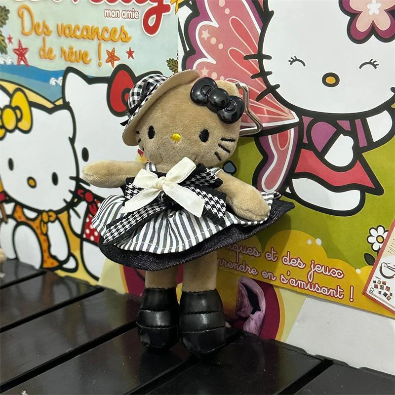 2025 Nowe Czarne Skórzane Długie Nogi Hellokitty DIY Słuchawki Deskorolka Pluszowa Lalka Brelok Ozdoby do Jeansów Zawieszka do Torby Prezent