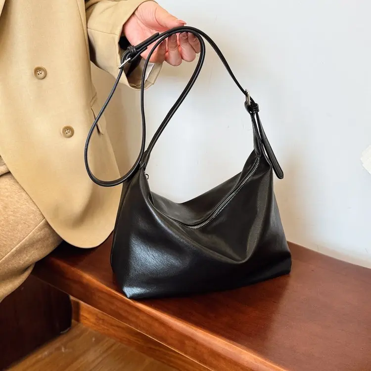 

2025 Summer 2099 New Zipper Shoulder Bag Niche Fashion Versatile Shoulder Messenger Bag Sewing Line