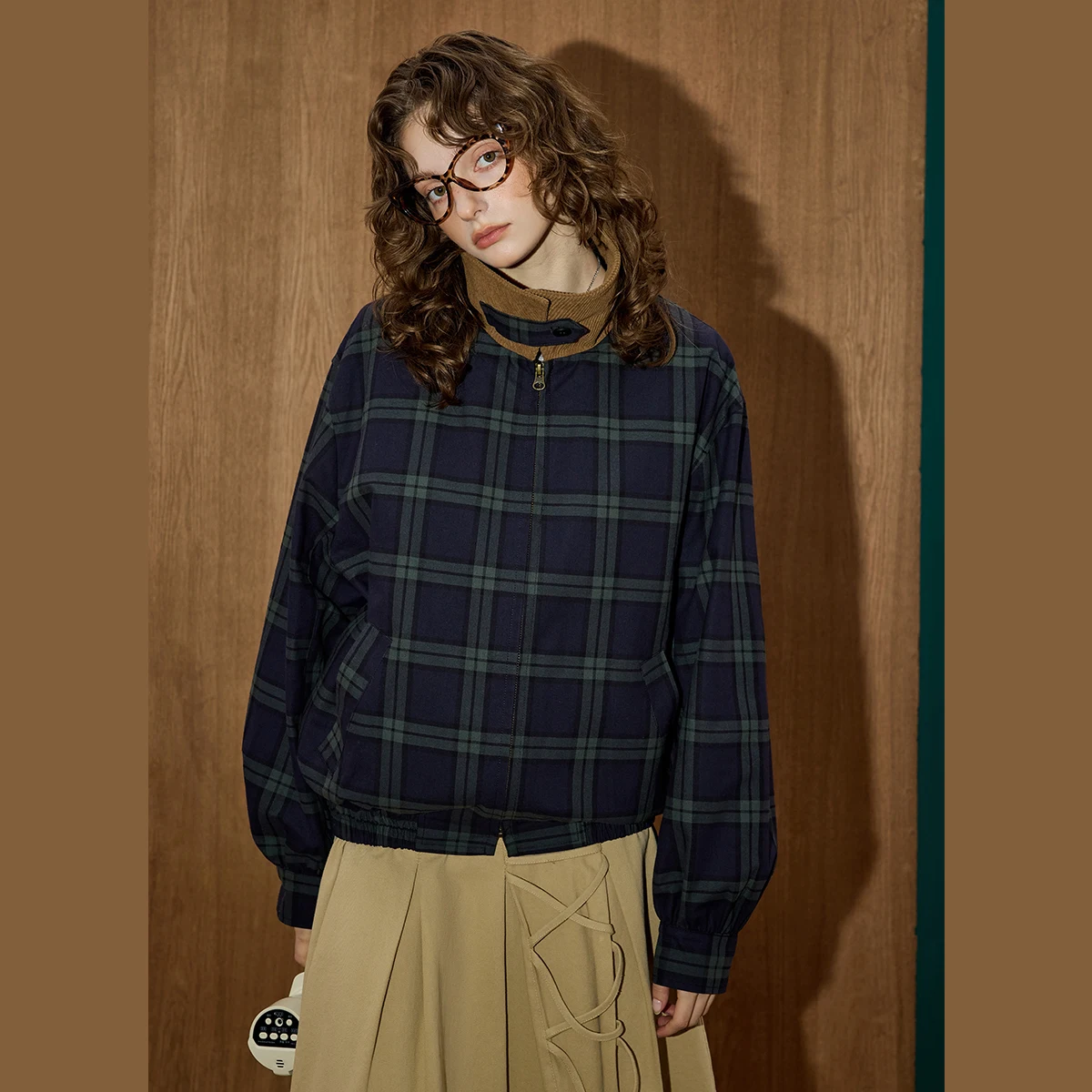 سترة نسائية لخريف 2025 ذات ياقة كلاسيكية سترة منقوشة بألوان متعددة تصميم قصير بتصميم قصير مرقع بنمط متخصص كبير الحجم #5