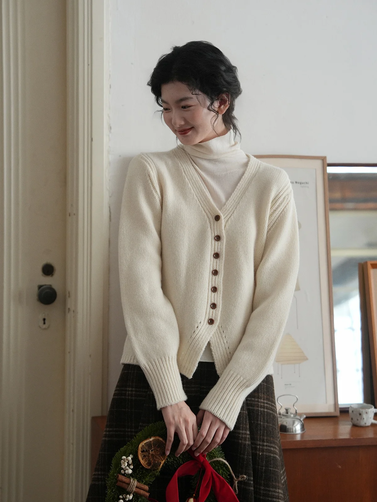 

DAILYCLOSET Женский кардиган из 100% шерсти с V-образным вырезом, утепленный, повседневный, зимний, модный, для многослойных образов, облегающий трикотаж