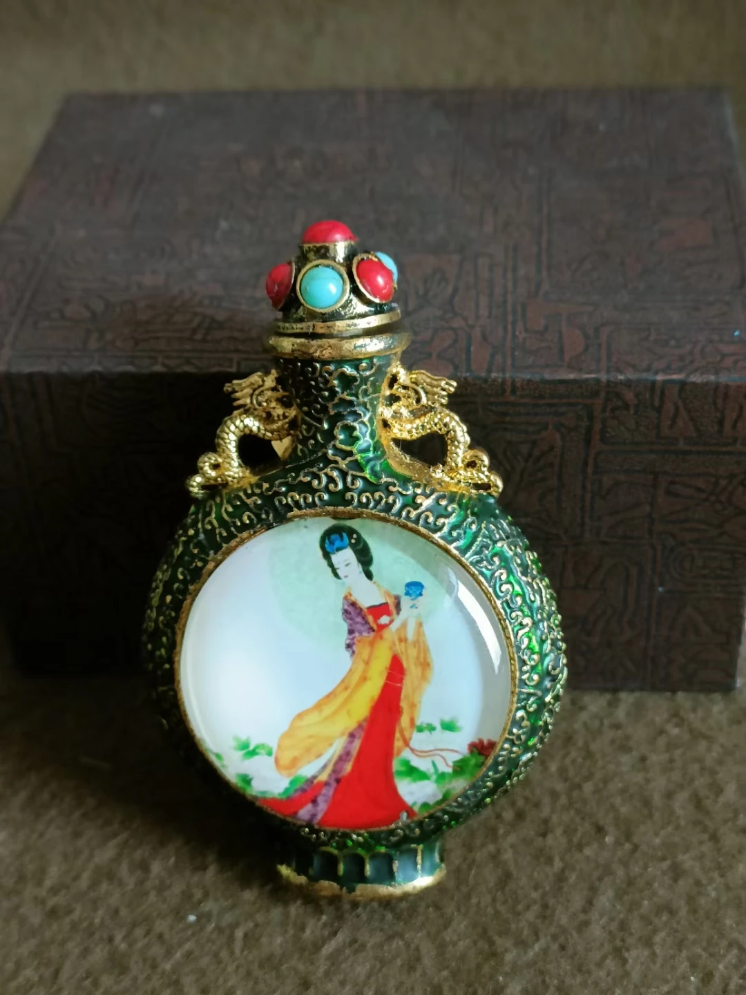 vintage antique chinese carved snuff bottle collection Inlaid Painted beautiful woman fine gift hobby collect