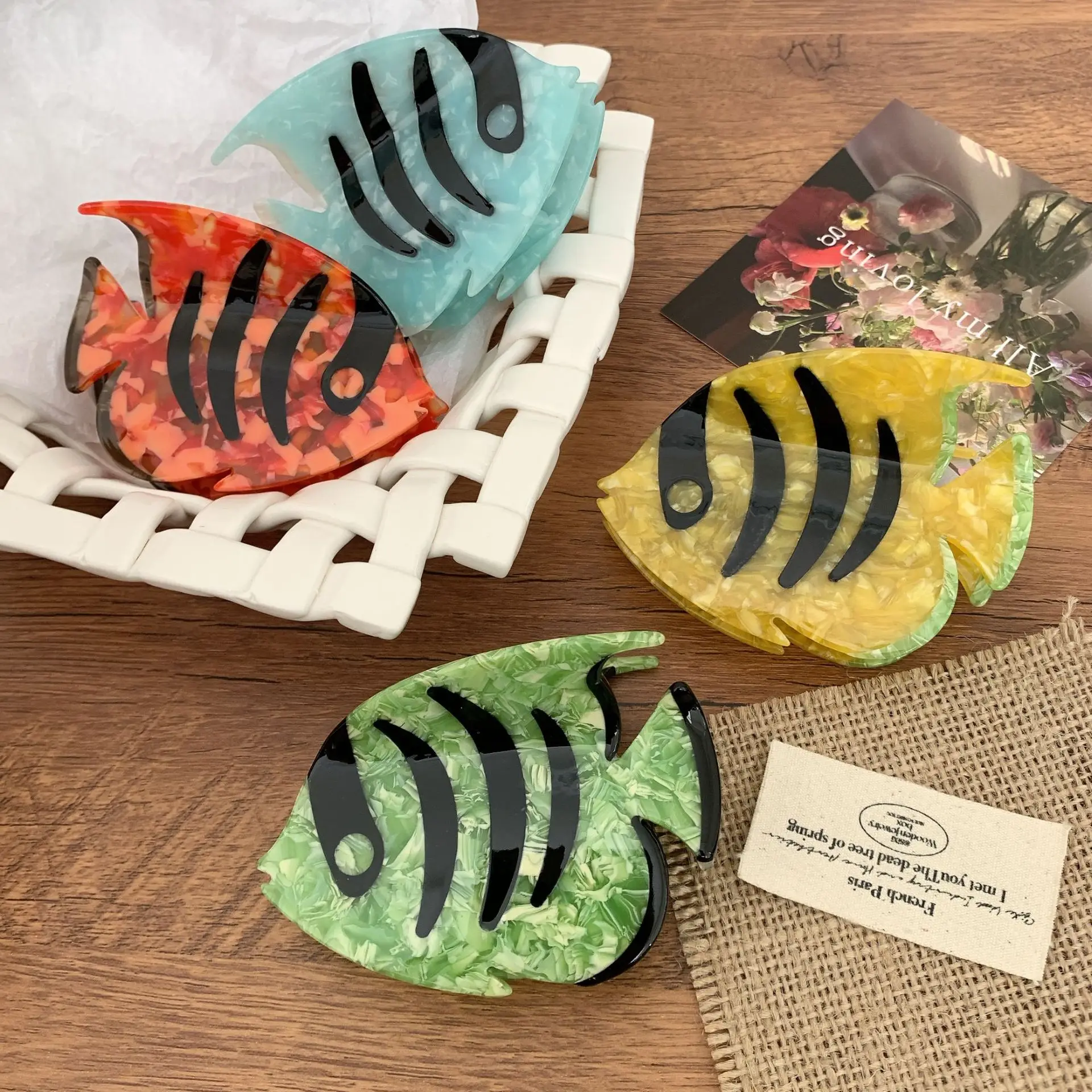 

DS Marine Animal Series Colored Striped Fish Hair Claw Eco-friendly Acetate Claw Clip Crab Hair Clip for Women Hair Accessories