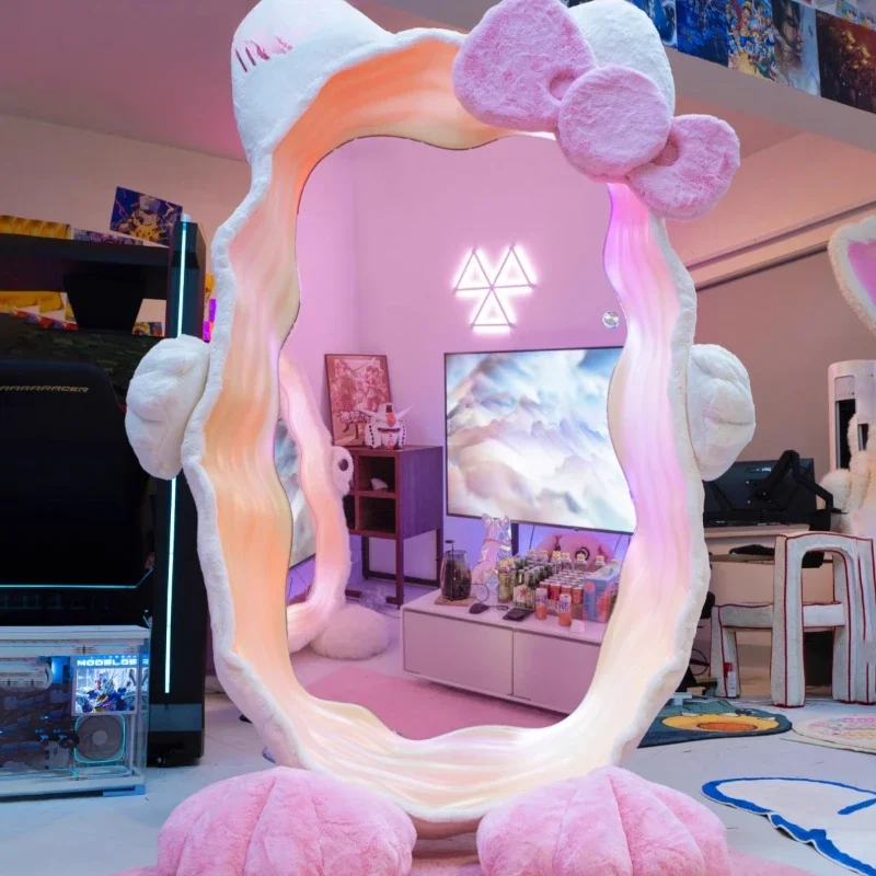 Control house full body pink cat mirror