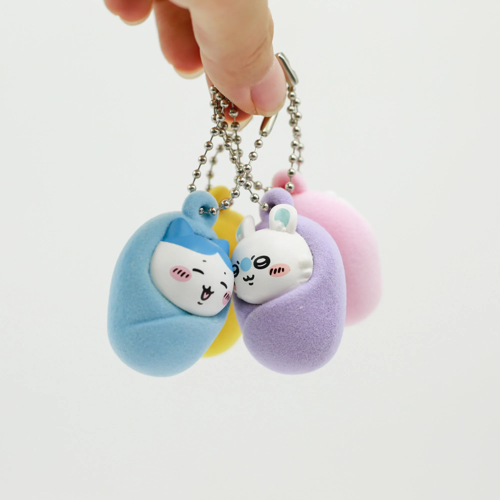 Flocado bebê chiikawa infantil chaveiro saco pingentes figuras kawaii coletar caixa cega brinquedo meninas bolsa ornamento crianças presente de aniversário