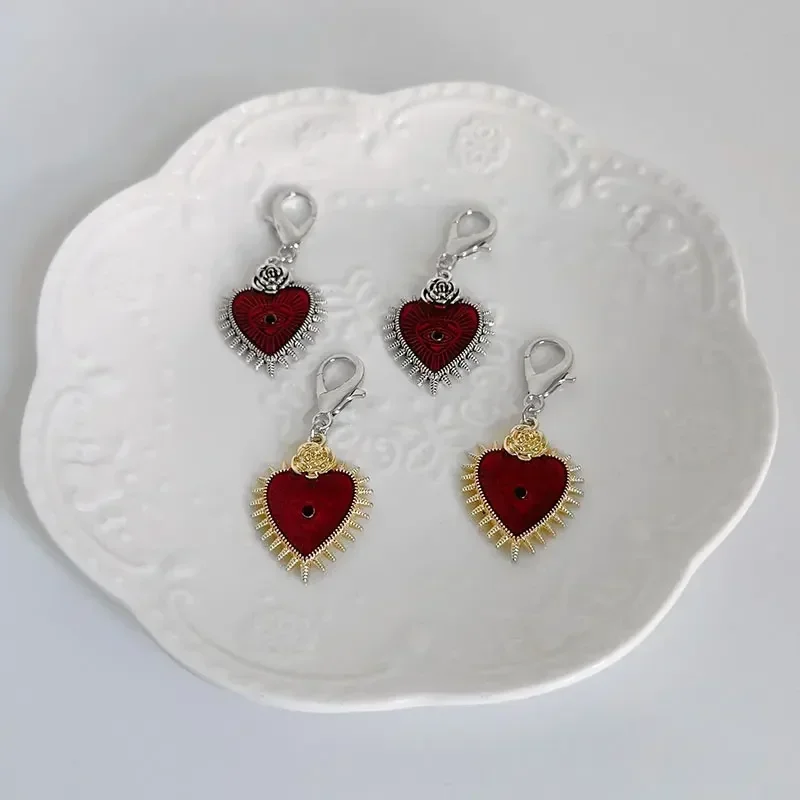 エナメルローズハートハートのブーツ、靴のバックル、ゴシックデコレーション、頑丈な邪眼、ラッキーなジュエリーアクセサリー、2個