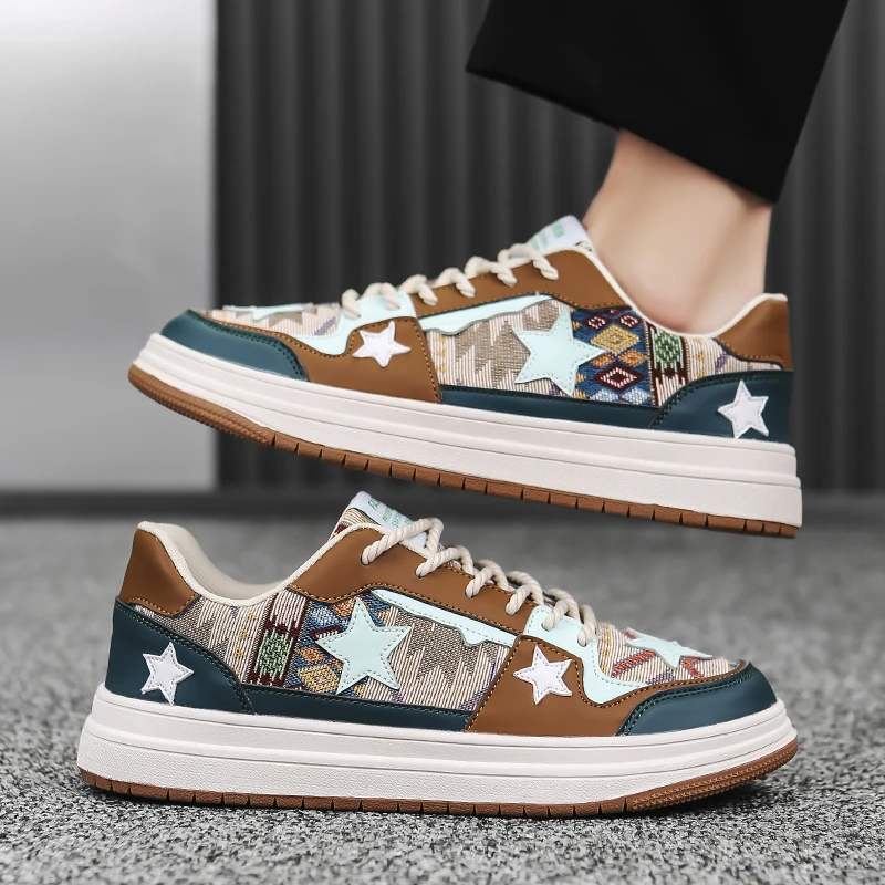 أحذية رياضية مرقعة إبداعية للرجال - تصميم فريد مستوحى من الفن، يتميز بسحر على الطراز القديم