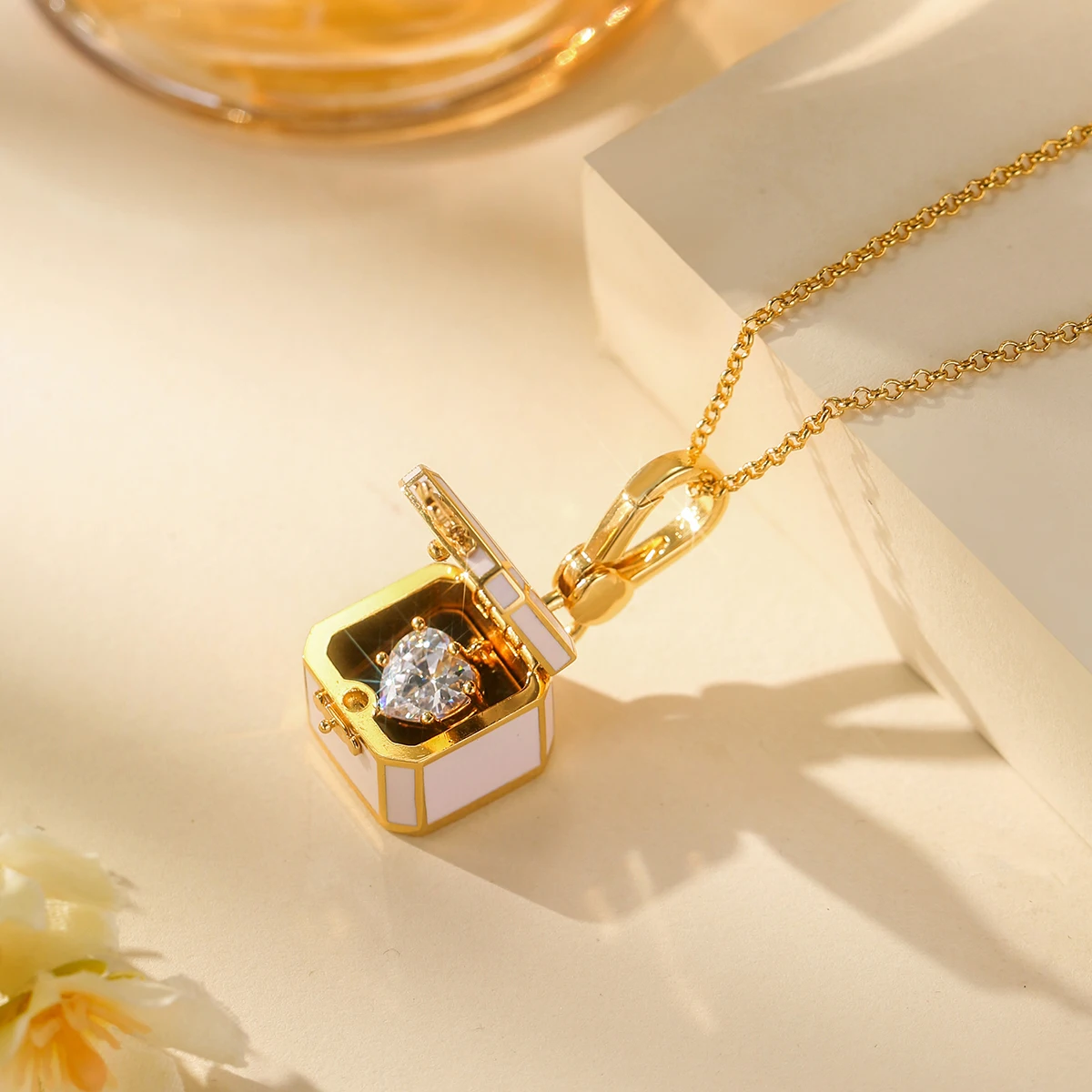 Fashion Luxury Faux Zircon Heart Enamel Openable Jewelry Box Pendant Necklace  for Women Sweet Elegant Party Jewelry Bag Pendant