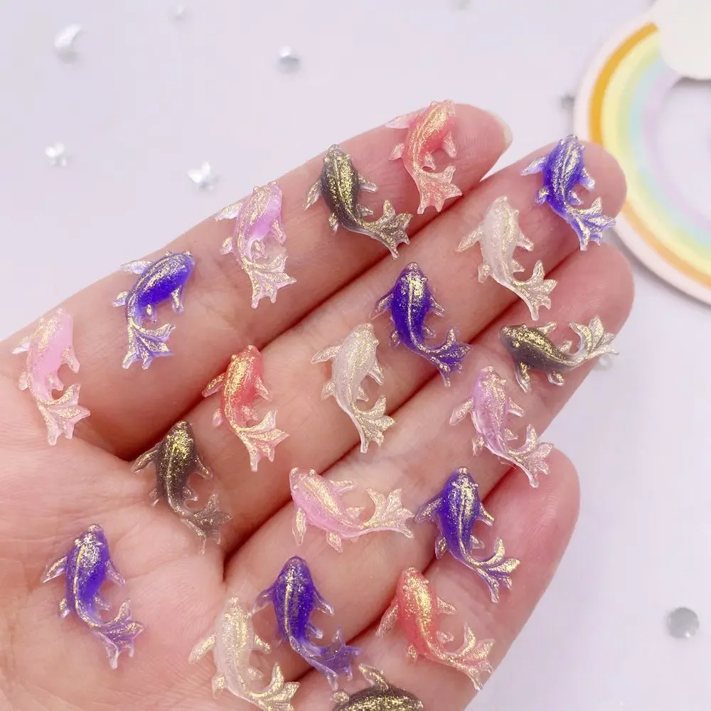 100 stücke Harz Mini Glitter bunte kawaii Gradient Goldfisch Kunst Nagel Flatback Strass Applikation DIY Charme Sammelalbum L807-A2