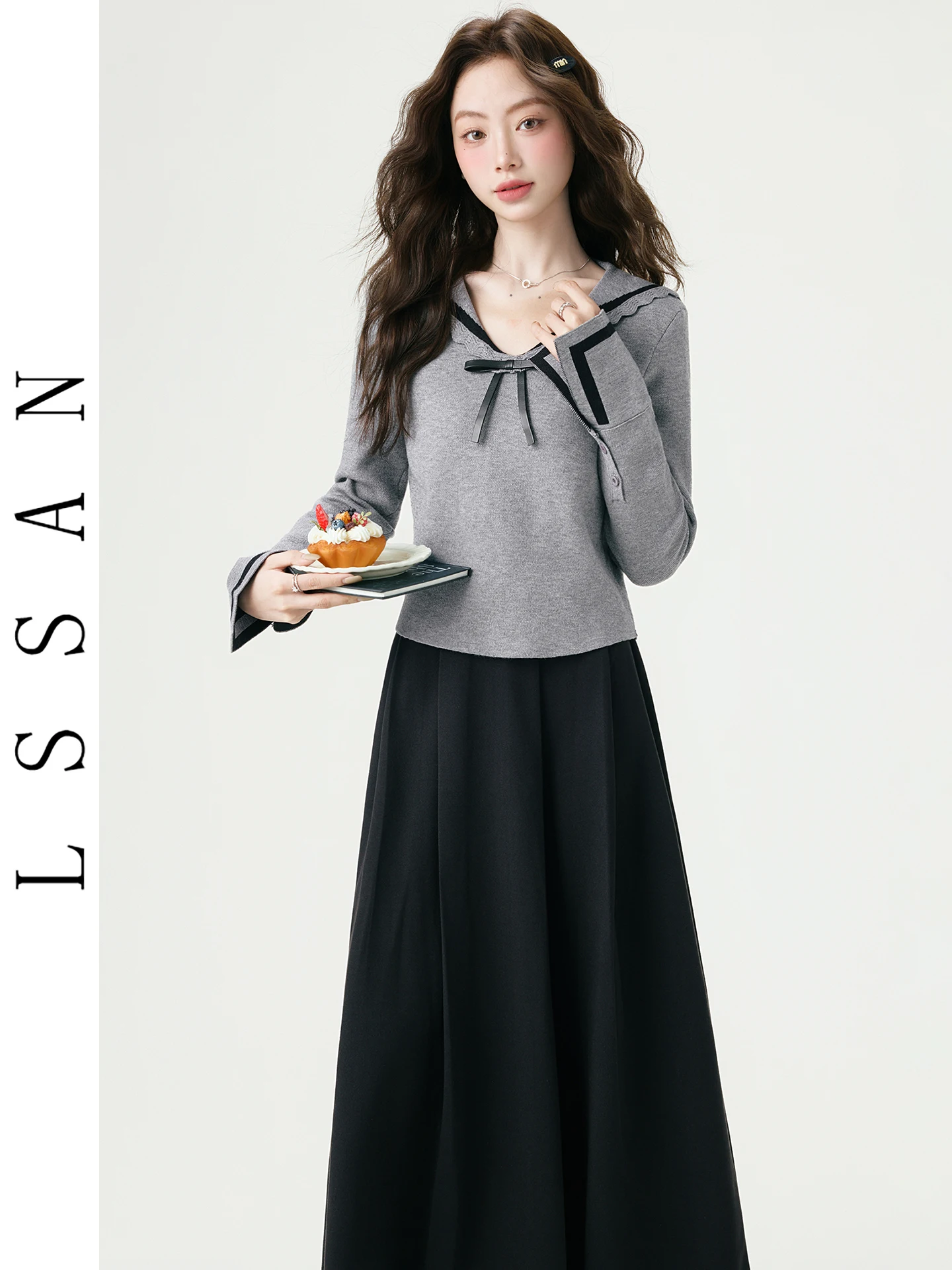 

Комплект из вязаного свитера и юбки для женщин: модный осенне-зимний костюм с высокой талией, повседневный, для свиданий и работы, с V-образным вырезом, длинный рукав