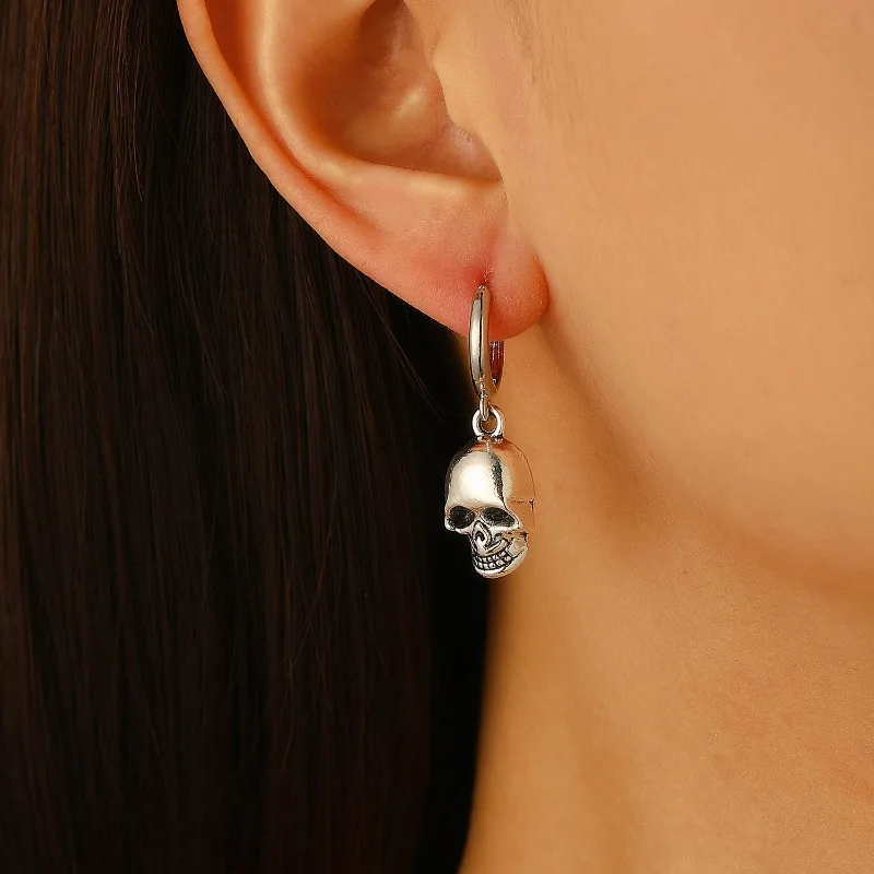 New Trend of Minimalist Men and Women Ghost Head Earrings Retro Skull Pendant Earrings Gothic Punk Rock Party Accessories Gift