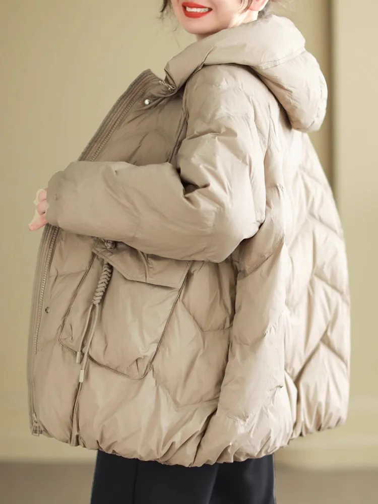 ZMEENNA المرأة مقنعين سترة منفوخة البريدي المفاجئة إغلاق التصحيح جيوب الرباط الجانب التفاصيل الدافئة الشتاء ملابس خارجية أسود ZM4481