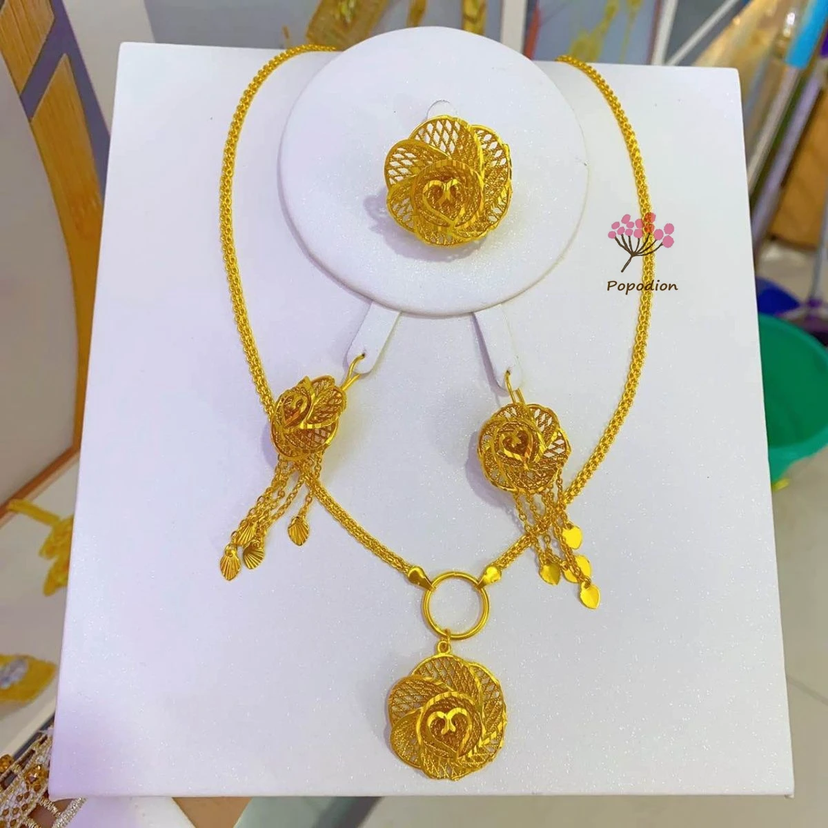 

2024 Dubai New Gold Plated Necklace, Earrings, and Rings for Women's Wedding Party Jewelry Set DD10367