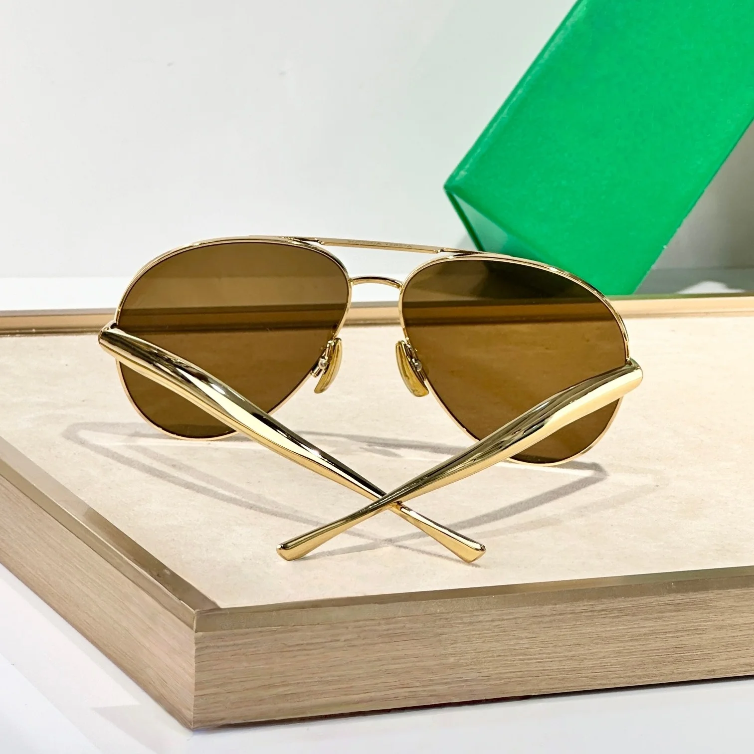1305S Aviator Sunglasses Men Women, Gold Frame Light Amber Lens, Skin-Brightening No-Makeup Friendly UV400 Shades