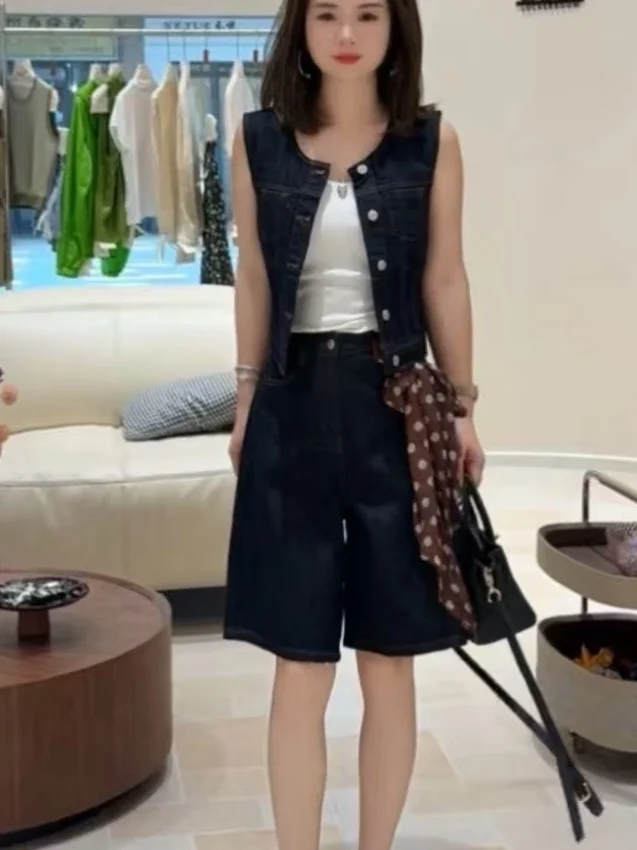 ファイオナブルデニムセット 夏2025 スリムラウンドネック スリムベスト 五分丈パンツ ツーピースセット カジュアル スリム レディース