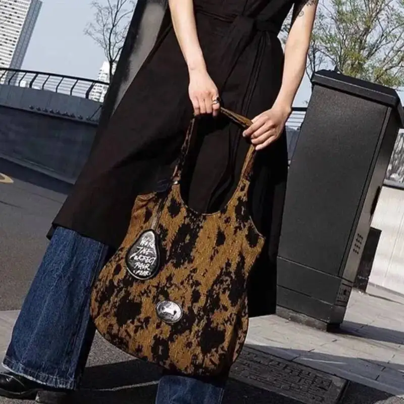 Bloom Retro Corduroy Brown Handbag Women New Vintage Large Capacity Casual Tote Ladies Hot Girl Y2k Underarm Bag Aesthetic