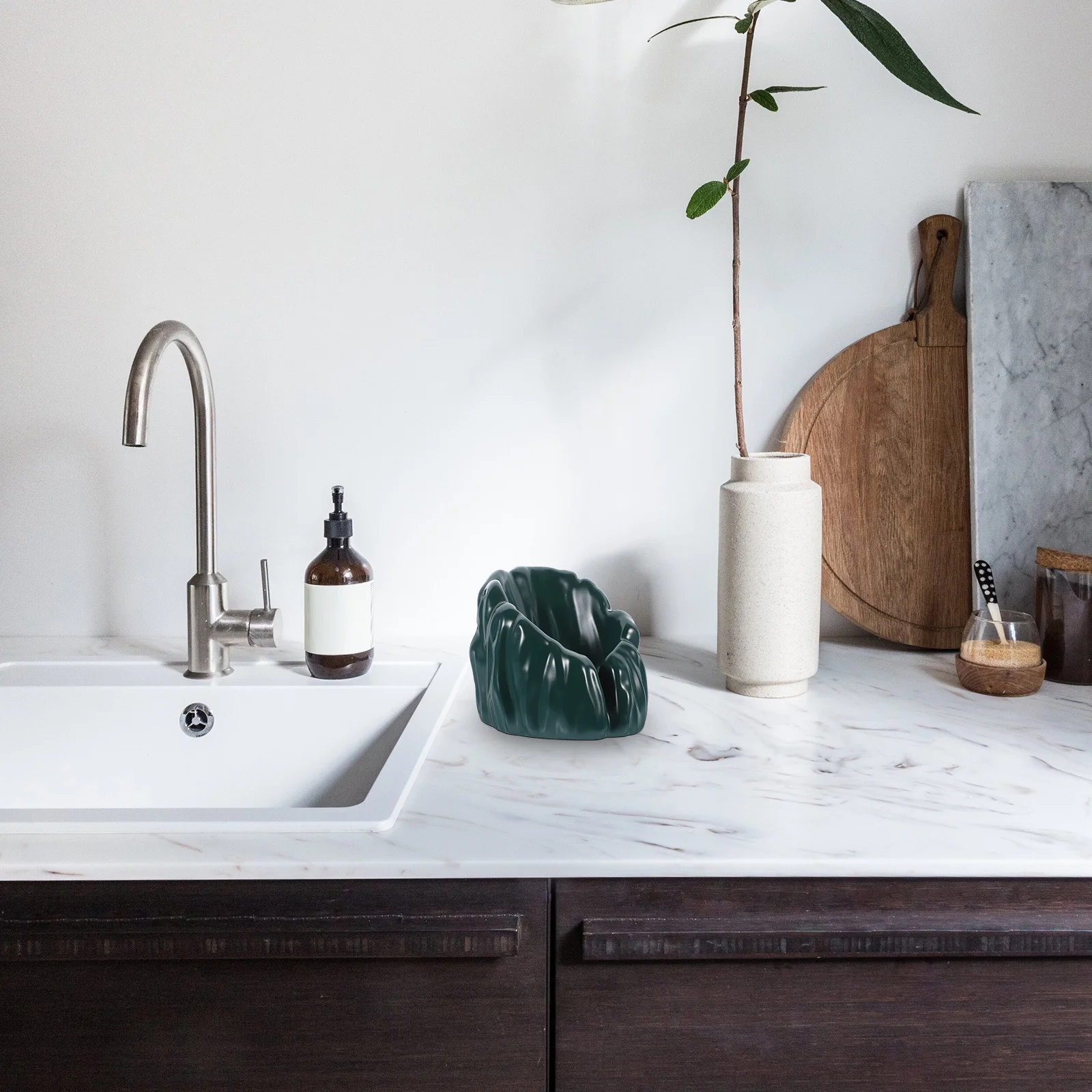 

Adorable Ceramic Soap Storage Holder for Bathroom Shower Compact Soap Tray Prevents Water Accumulation Easy Carry Design