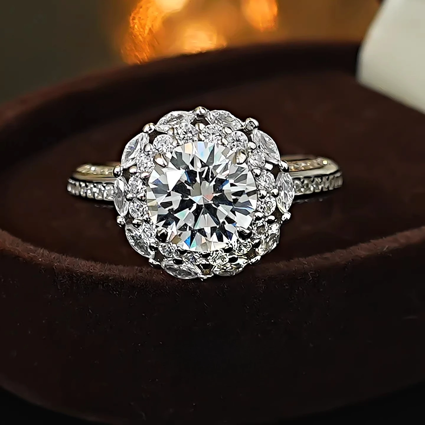 

S925 Silver Ring Luxurious Flower Bud Inlaid with 8m High Carbon Diamond Seeking Wedding Ring Gift Girlfriend Jewelry