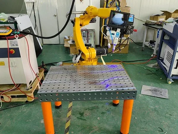 Saldatrice laser a fibra robot CRP per robot di saldatura CNC Saldatrice laser 3D robot ESTUN per tubi in acciaio inossidabile