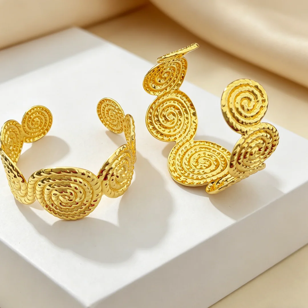 1 Pieza Pulsera de Latón Plateado con Diseño de Corazón Rayado y Hilo Trenzado Abierto, Ajustable, Joyería de Moda Versátil para Hombres y Mujeres